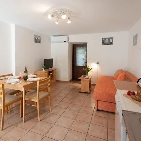 Ama - Ground Floor