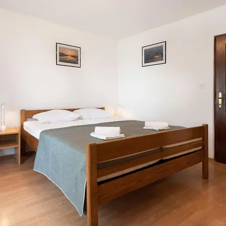 Ama - Ground Floor דירה באניולה