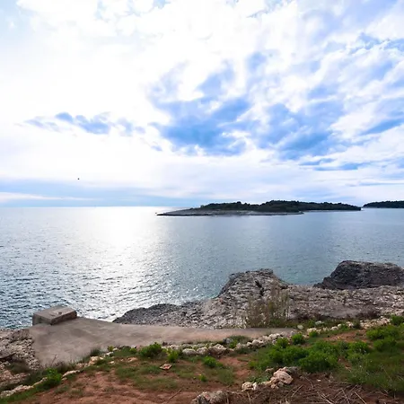 Ama - Ground Floor *