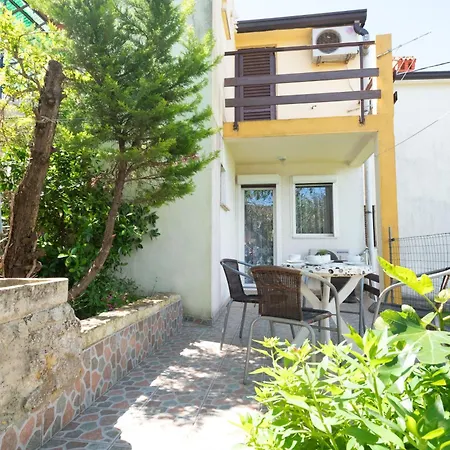 Ama - Ground Floor *