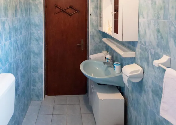 Ama - Ground Floor * Banjole