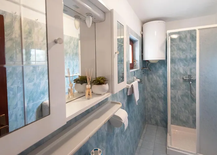 Ama - Ground Floor * Banjole