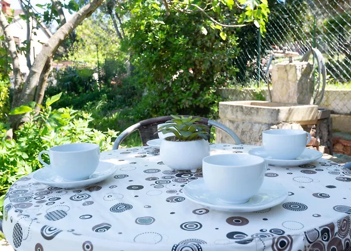 Ama - Ground Floor Lejlighed