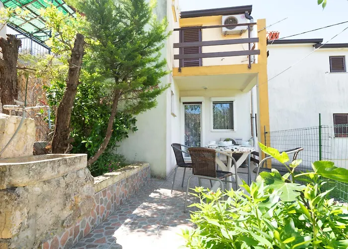 Ama - Ground Floor *