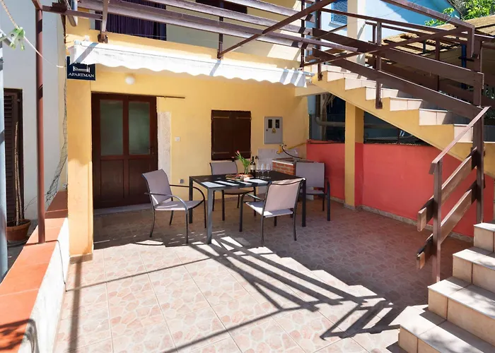 Ama - Ground Floor Banjole