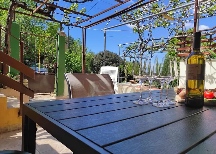 Ama - Ground Floor Lejlighed