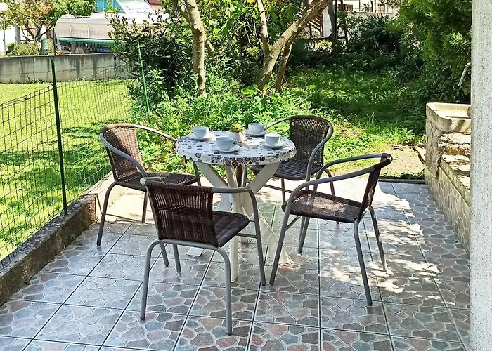 Ama - Ground Floor * Banjole